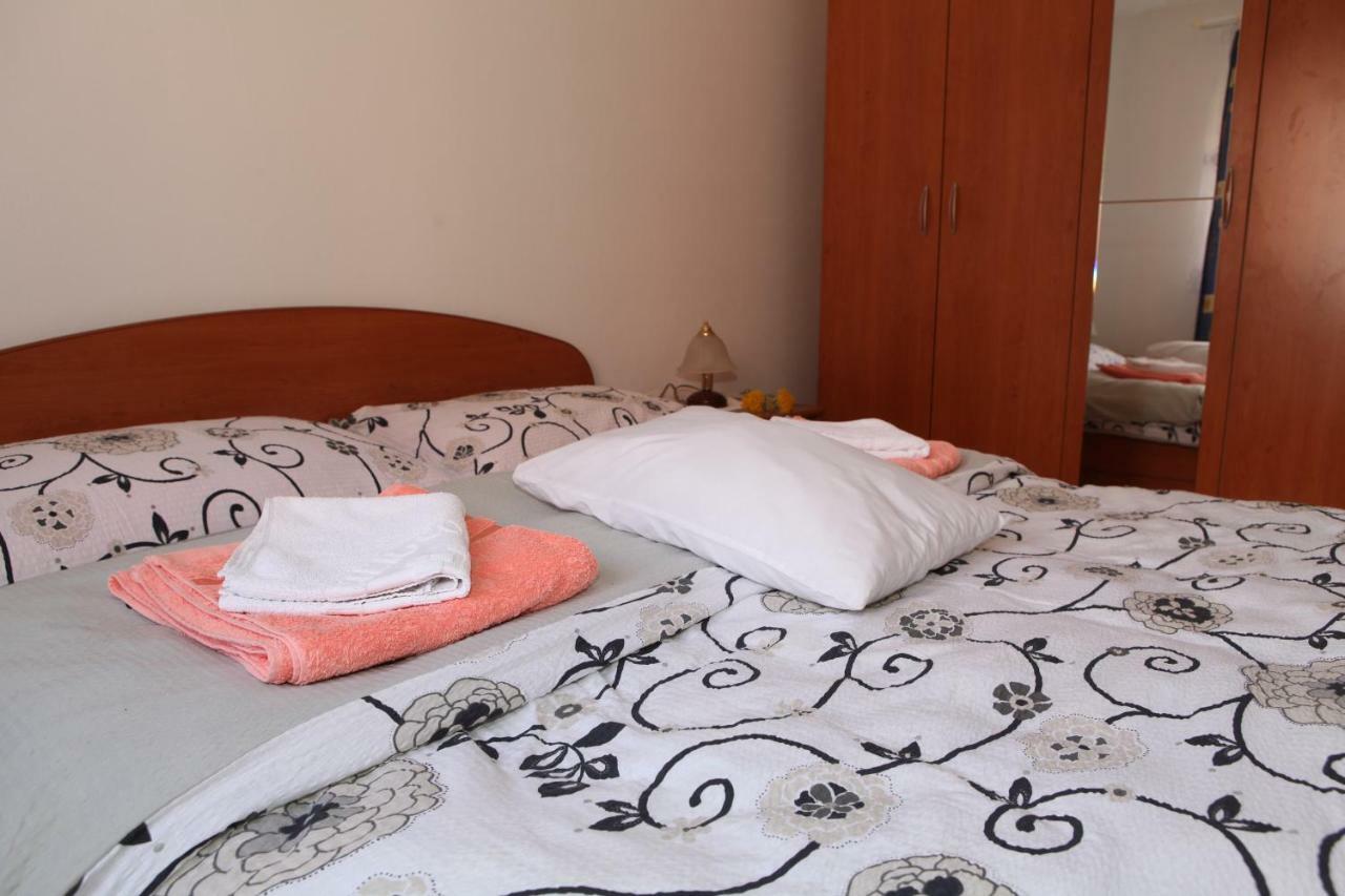 Apartman Matej Lejlighed Otočac Eksteriør billede